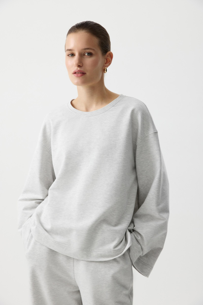 Лонгслив с широкими рукавами