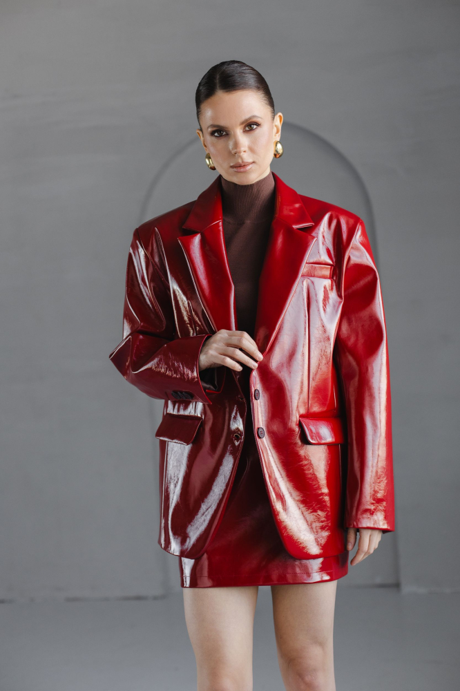 Жакет из экокожи однобортный лаковый