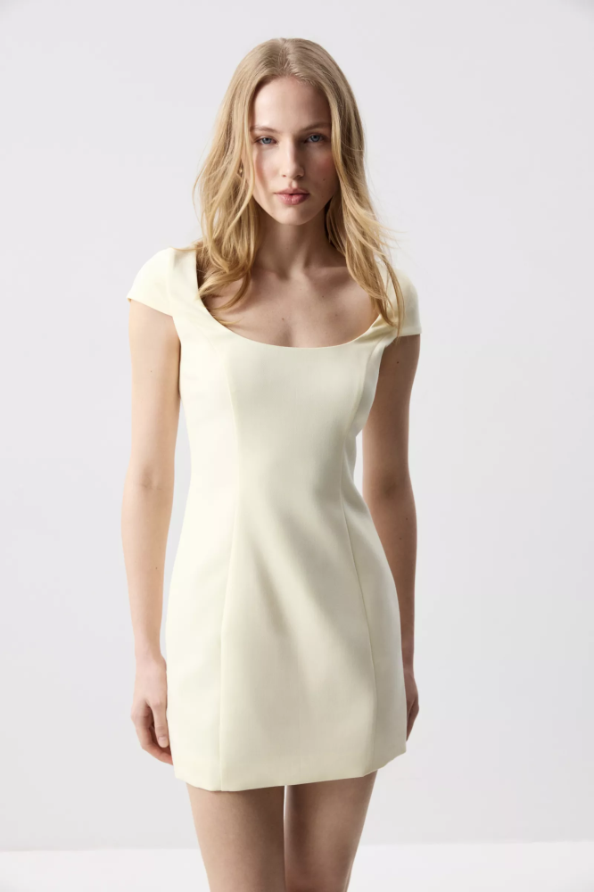 Платье мини с коротким рукавом