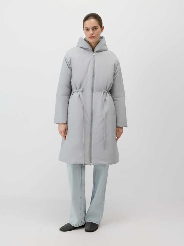 Утепленное пальто со съемным капюшоном