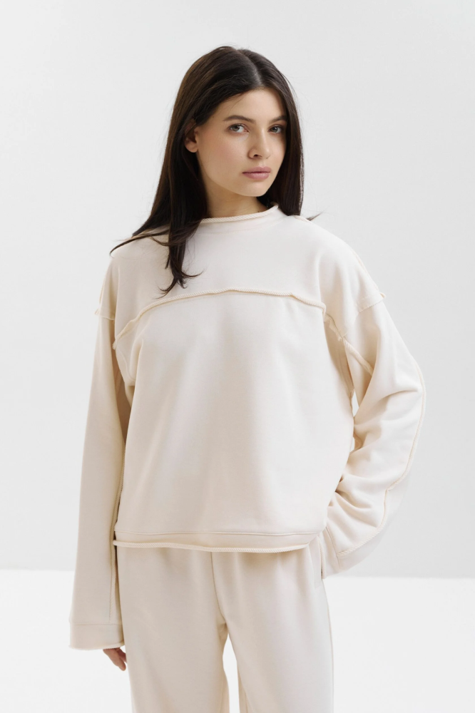 Свитшот с вывернутыми швами