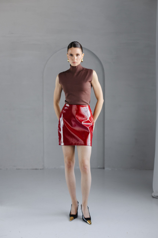Юбка из экокожи мини лаковая