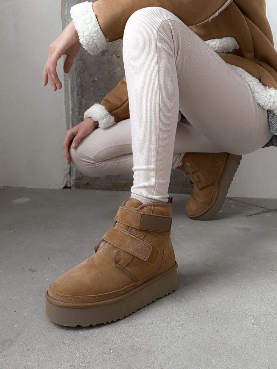 Угги на липучках из натуральной замши Угги на липучках из натуральной замши