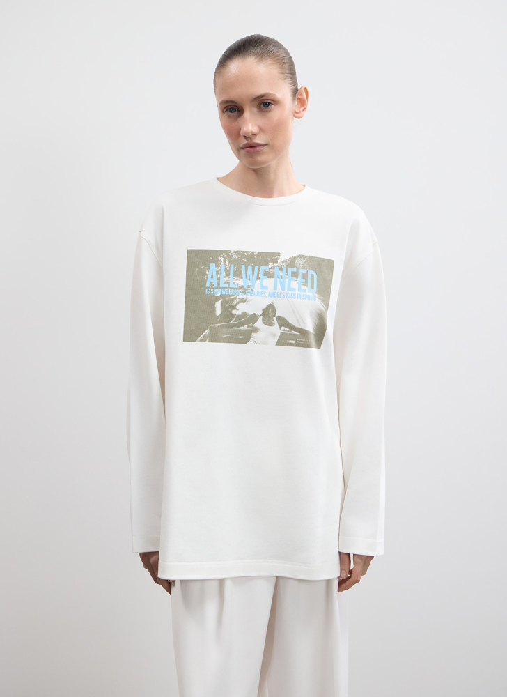 Лонгслив свободного кроя c принтом