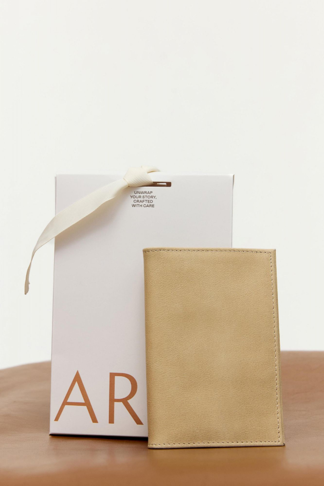 Обложка для паспорта из кожи