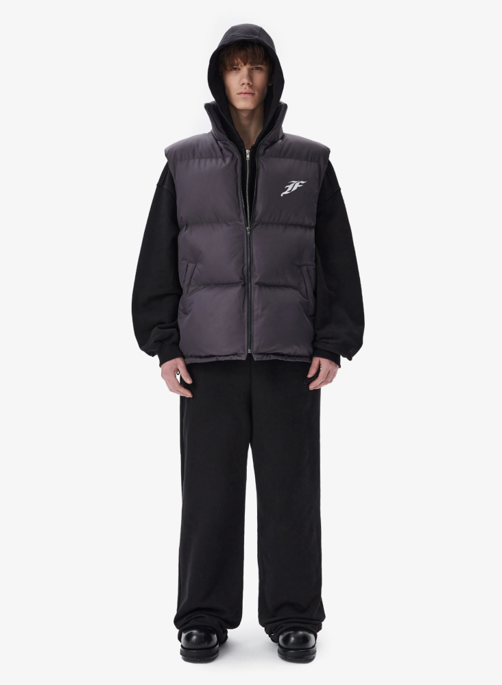 Жилет с объемным силуэтом