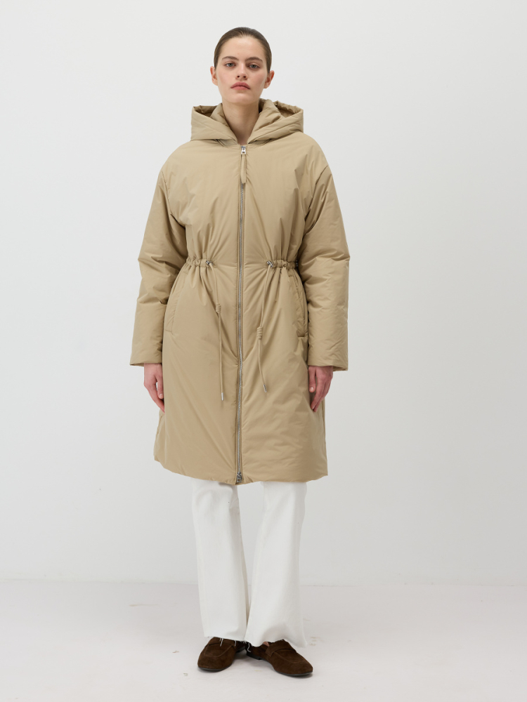 Утепленное пальто со съемным капюшоном