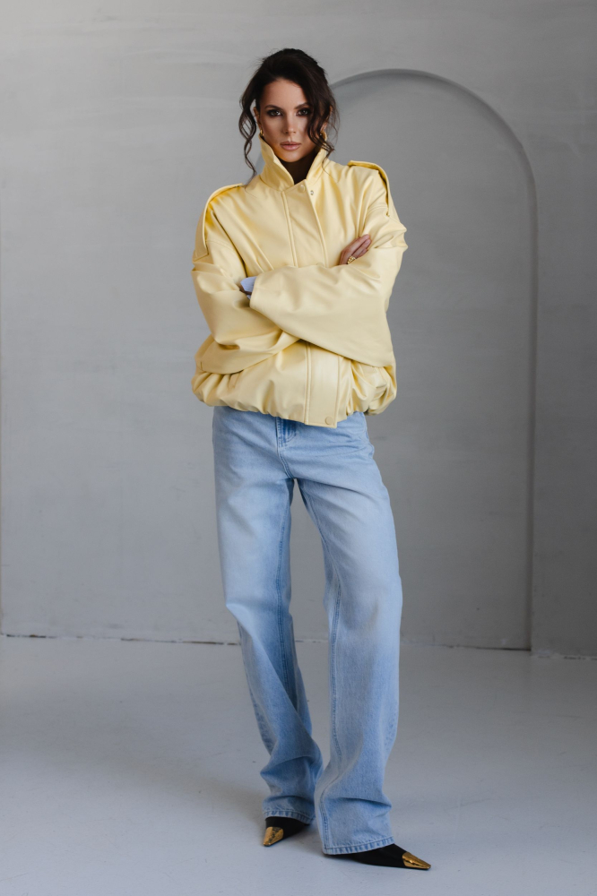 Бомбер из экокожи