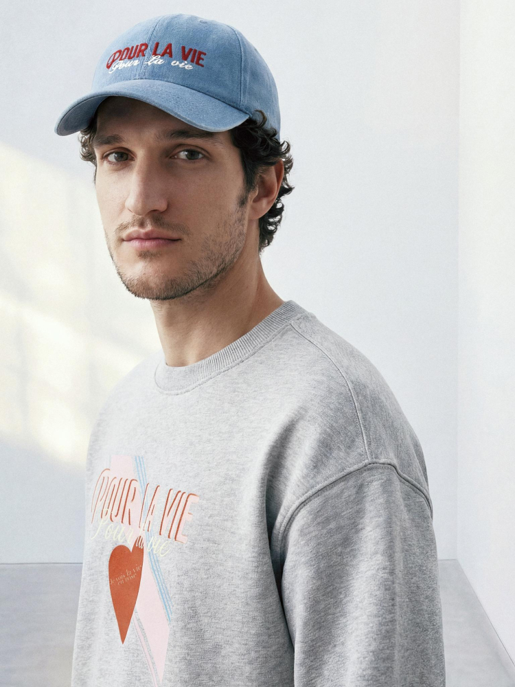 Бейсболка с надписью