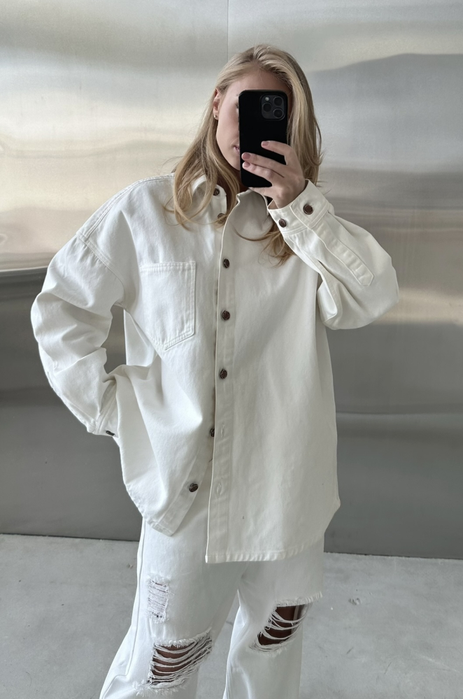 Рубашка объемная из денима