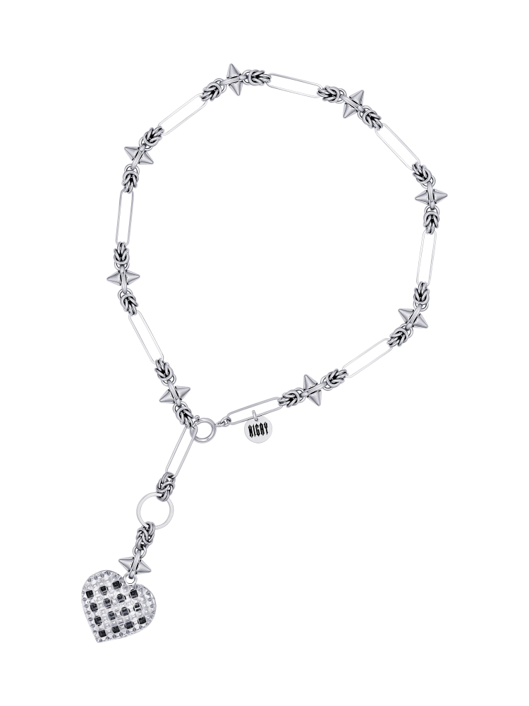 Колье с сердцем и шипами