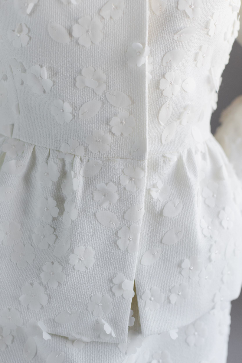 Жакет из твида с баской VLVT, цвет: белый, 00-00005356 купить онлайн