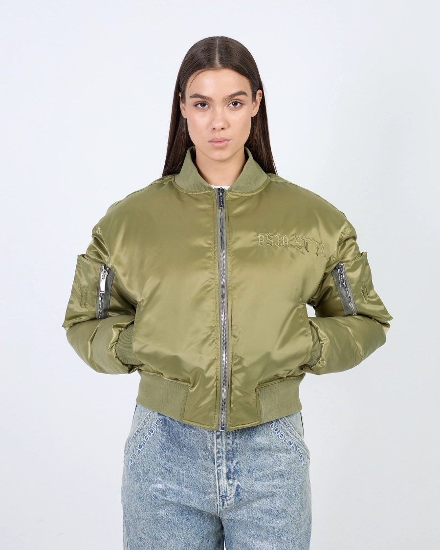 Бомбер с эффектом сатина