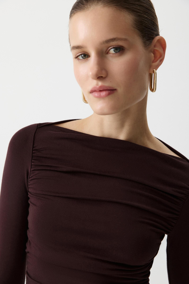 Лонгслив с вырезом лодочка Charmstore, цвет: коричневый, 205-53165-551 купить онлайн