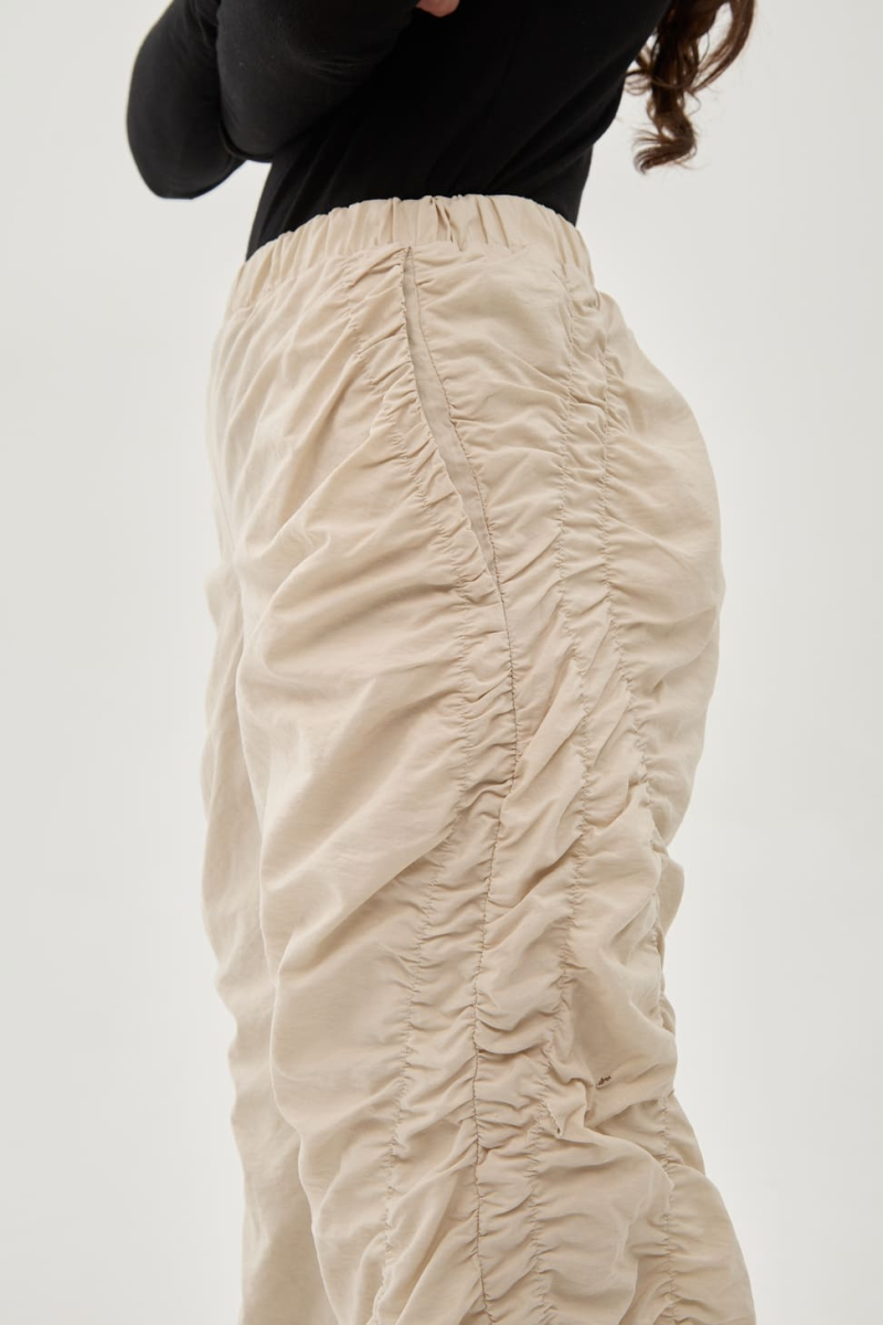 Брюки ренессансные жемчужные UNKE, цвет: бежевый, 2601TR004T_BE купить онлайн