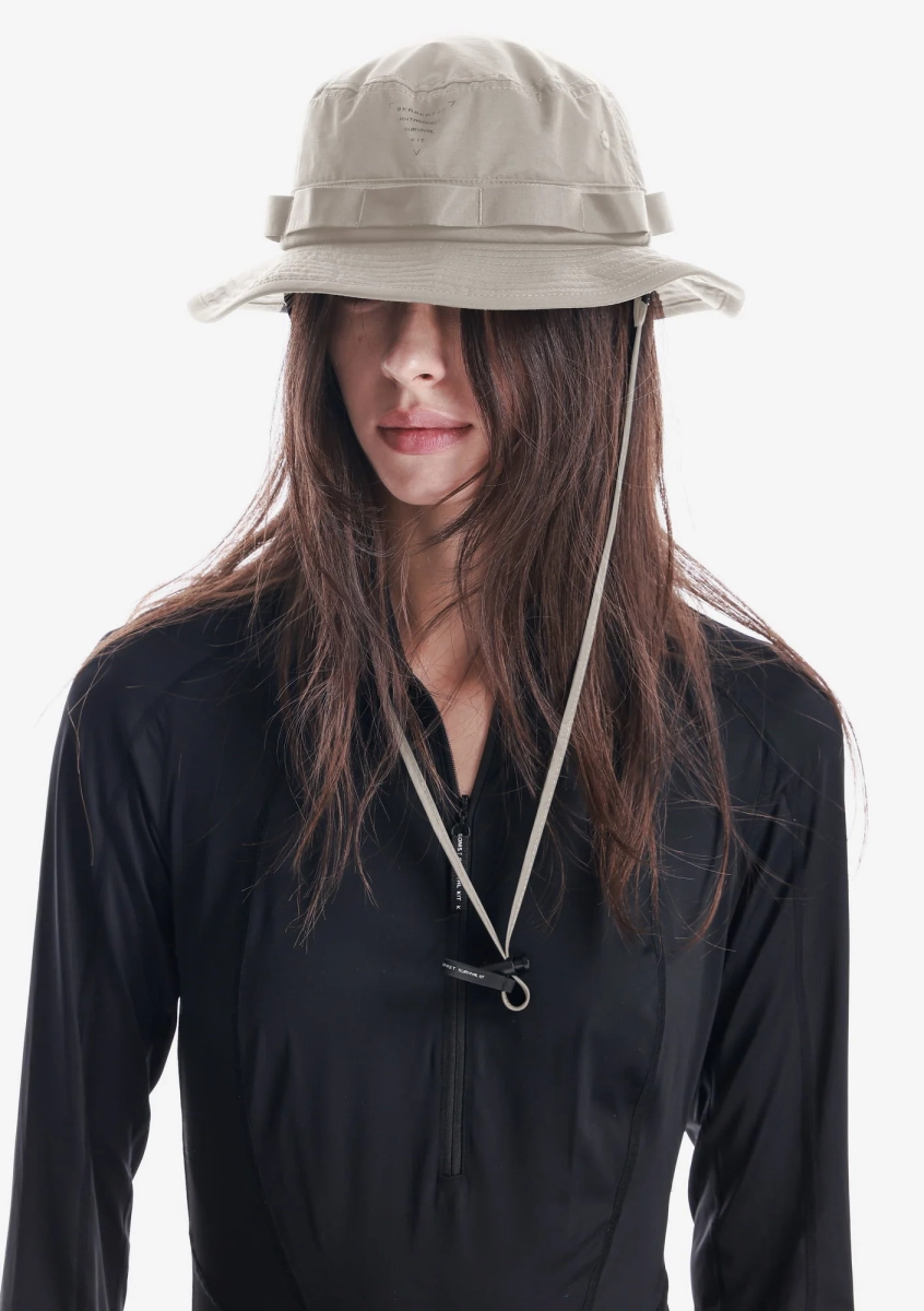 Панама с широкими полями