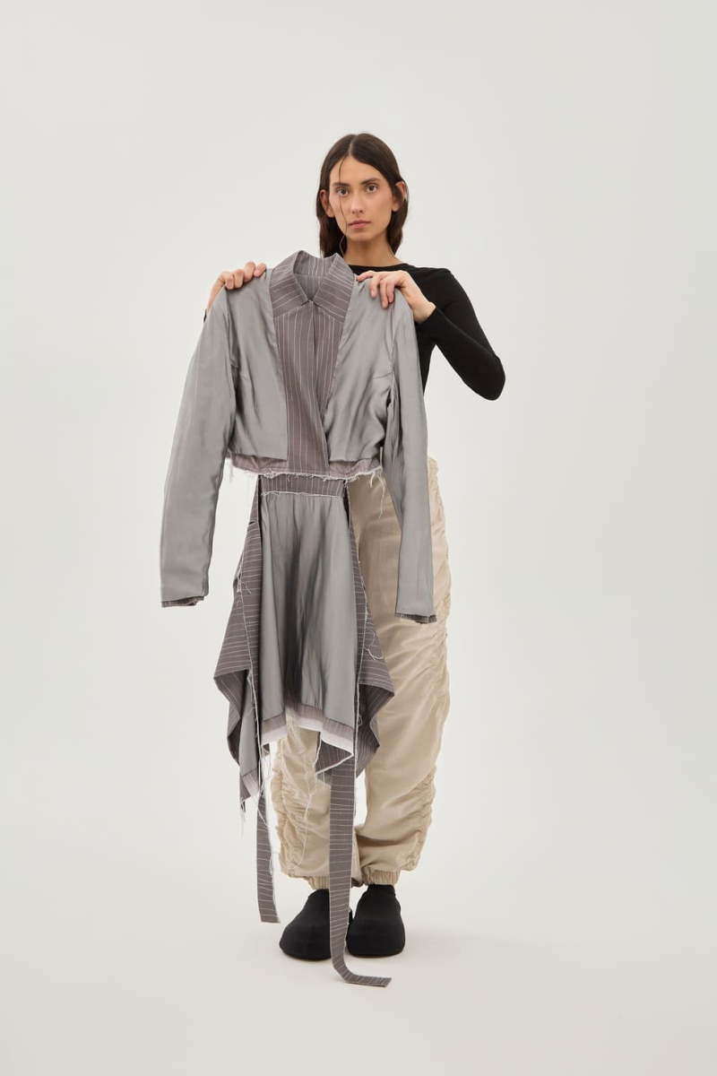 Платье-пиджак с фартуком в нарисованную полоску UNKE, цвет: серый, 2601D001T_GR купить онлайн