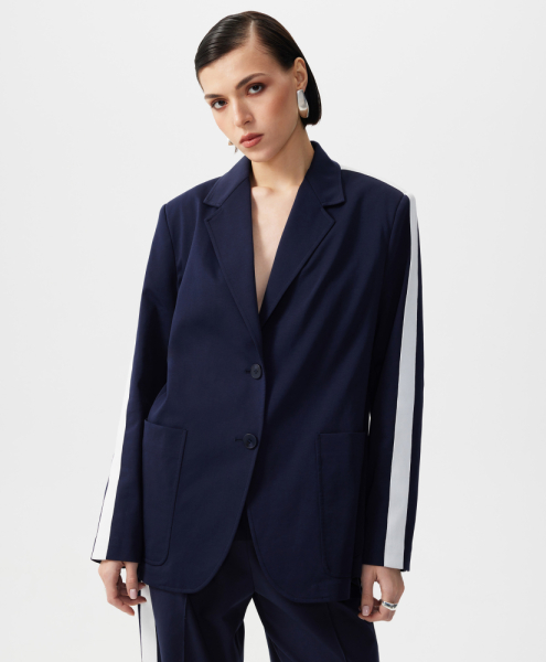 Пиджак с вязаными лампасами на рукавах