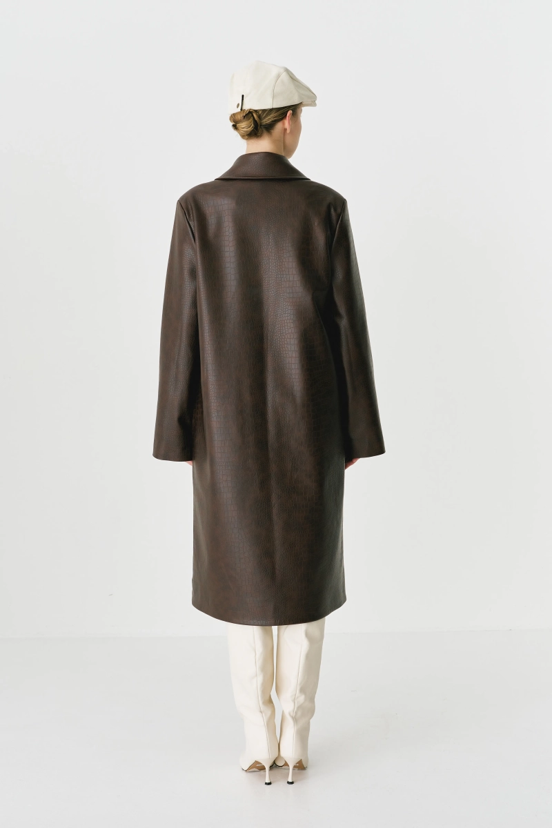 Тренч удлиненный из экокожи с эффектом тиснения Ricoco, цвет: коричневый, 7049/2 купить онлайн