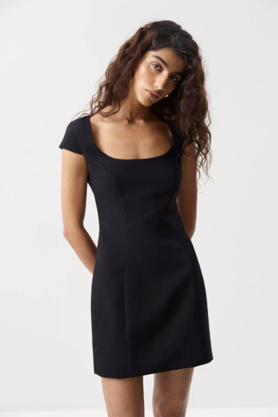 Платье мини с коротким рукавом