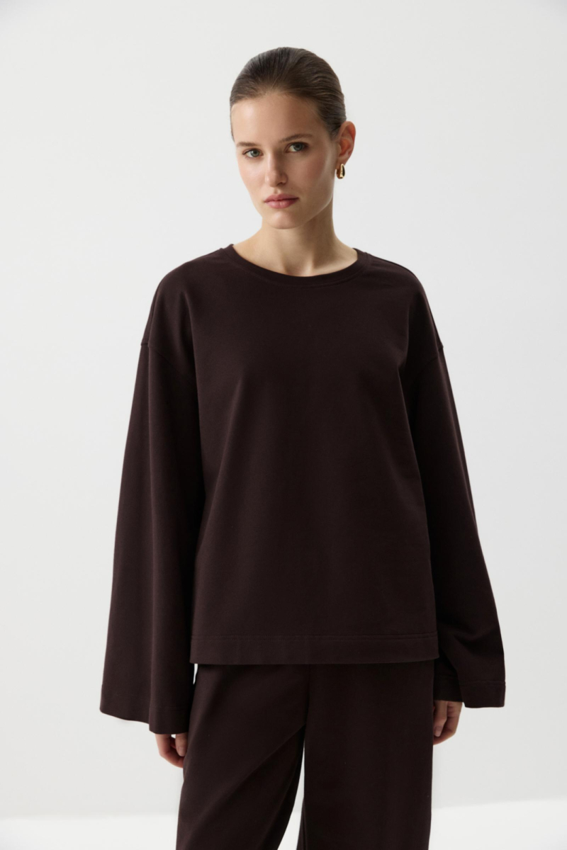 Лонгслив с широкими рукавами