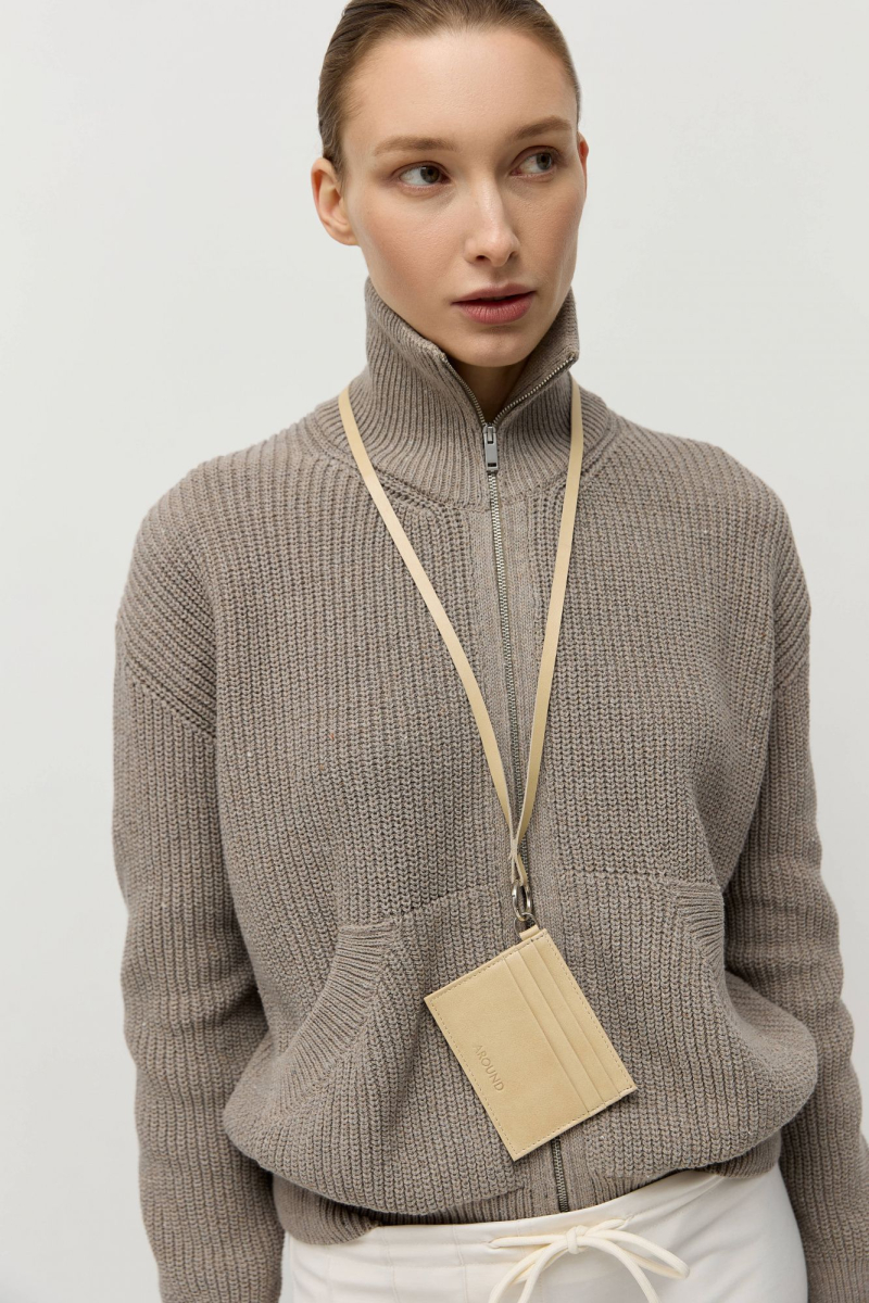 Картхолдер со съемным ремешком из кожи