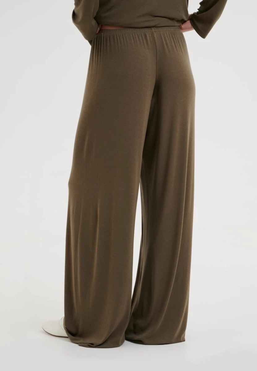 Брюки свободного силуэта CHUBA, цвет: зеленый,  купить онлайн