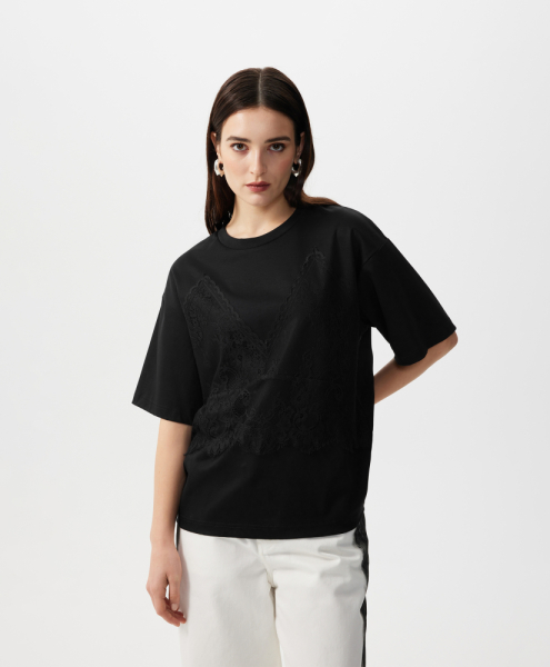 Футболка с отделкой из кружева
