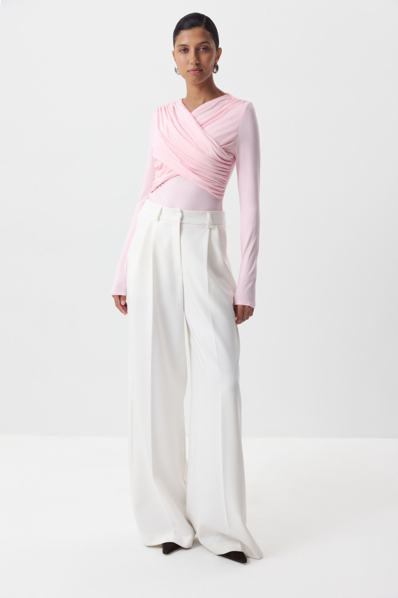 Лонгслив с драпированной деталью на груди Charmstore, цвет: розовый, 205-23265-221 купить онлайн Лонгслив с драпированной деталью на груди Charmstore, цвет: розовый, 205-23265-221 купить онлайн