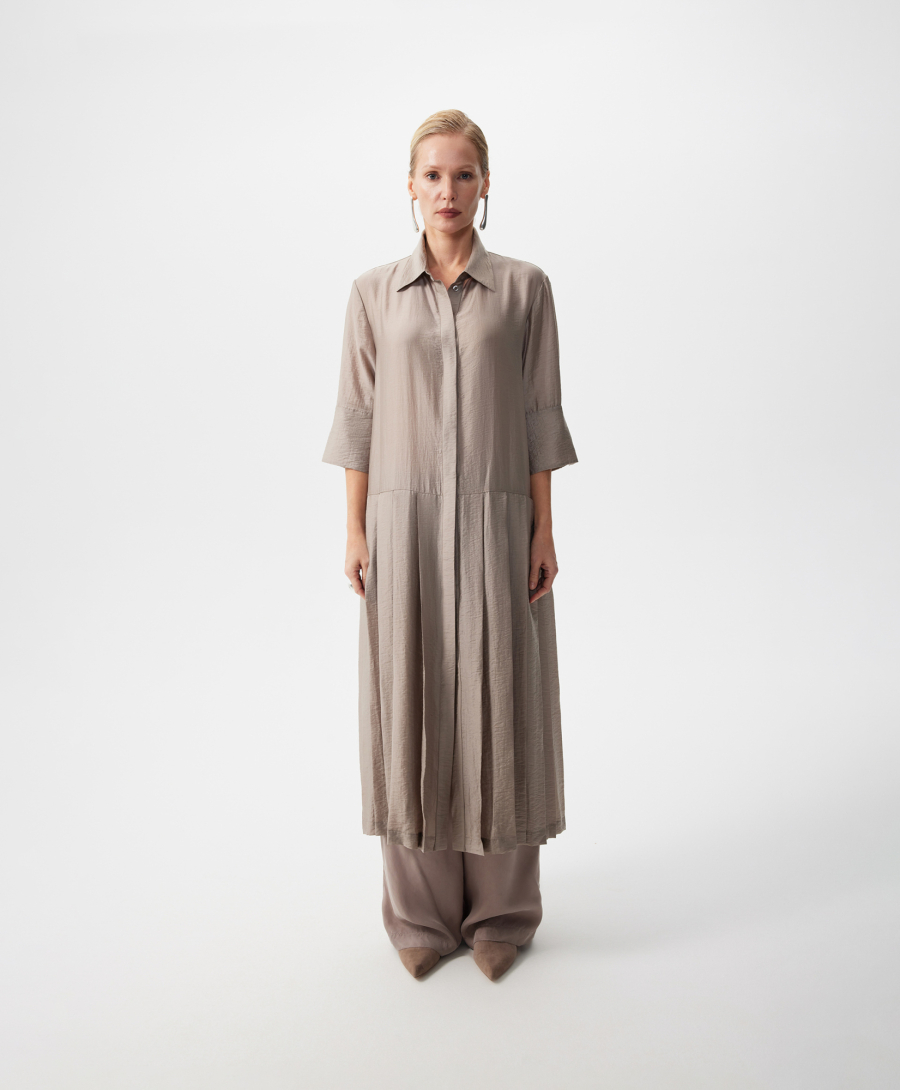 Платье рубашечного кроя с коротким рукавом