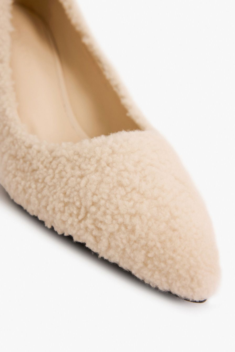 Туфли из натурального меха Lera Nena, цвет: белый LN.101.18678.120 купить онлайн