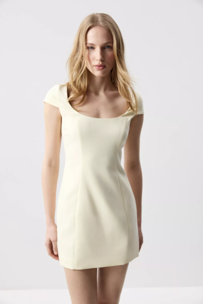 Платье мини с коротким рукавом