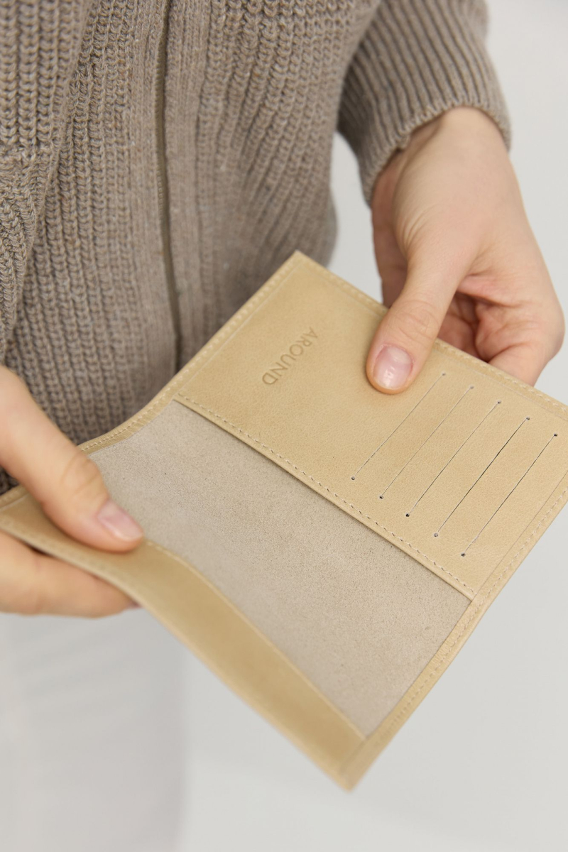 Обложка для паспорта из кожи AROUND, цвет: бежевый 3_4L07 купить онлайн