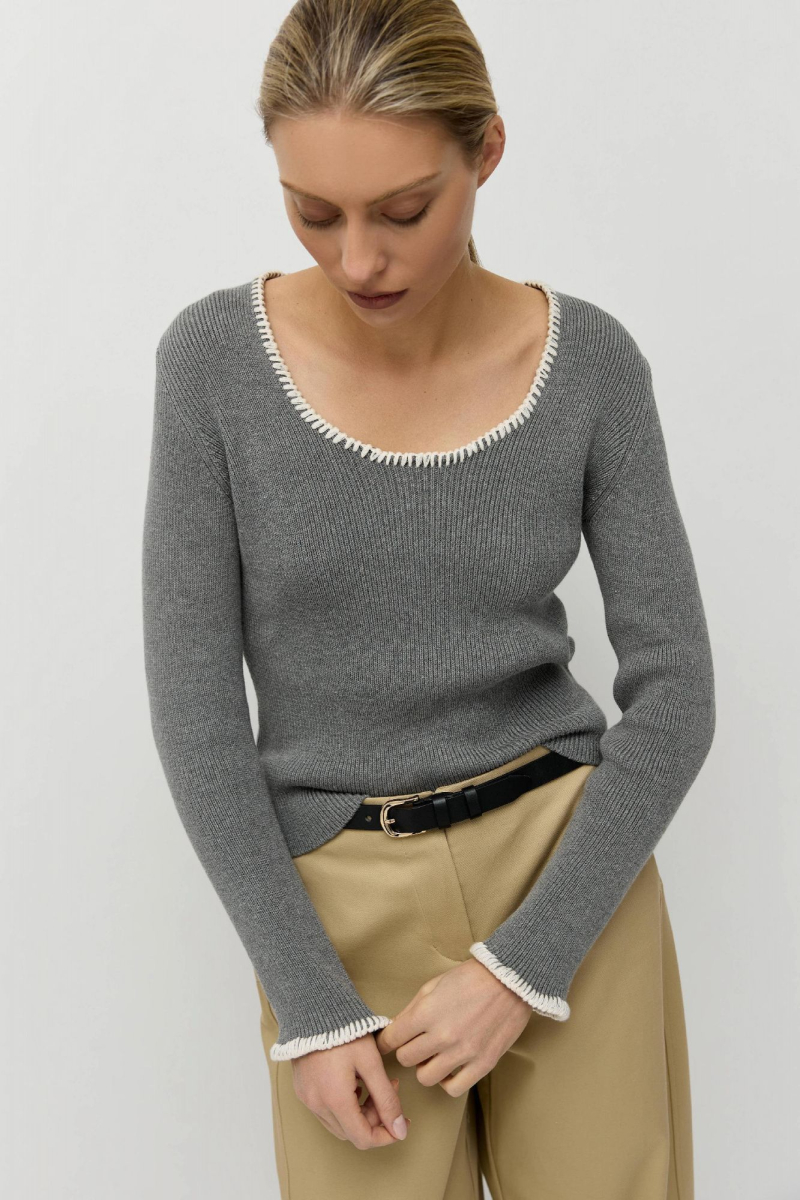 Джемпер в рубчик с ручной отделкой