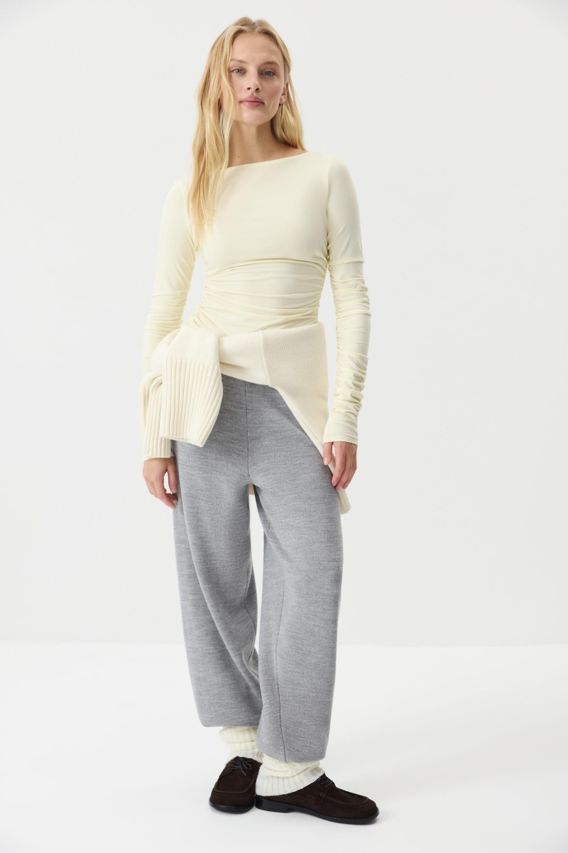 Лонгслив с драпировкой Charmstore, цвет: Сливочный, 205-44265-121 купить онлайн Лонгслив с драпировкой Charmstore, цвет: Сливочный, 205-44265-121 купить онлайн