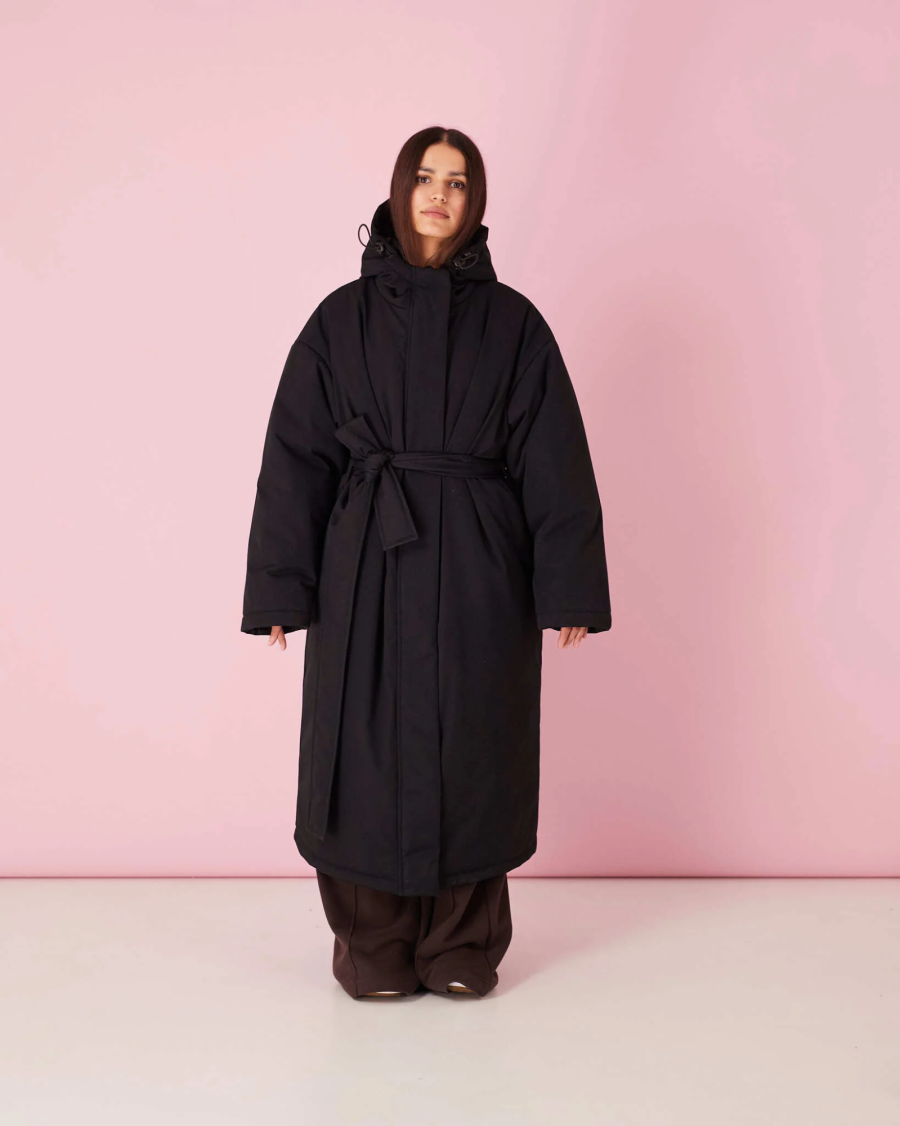 Плащ черный зима