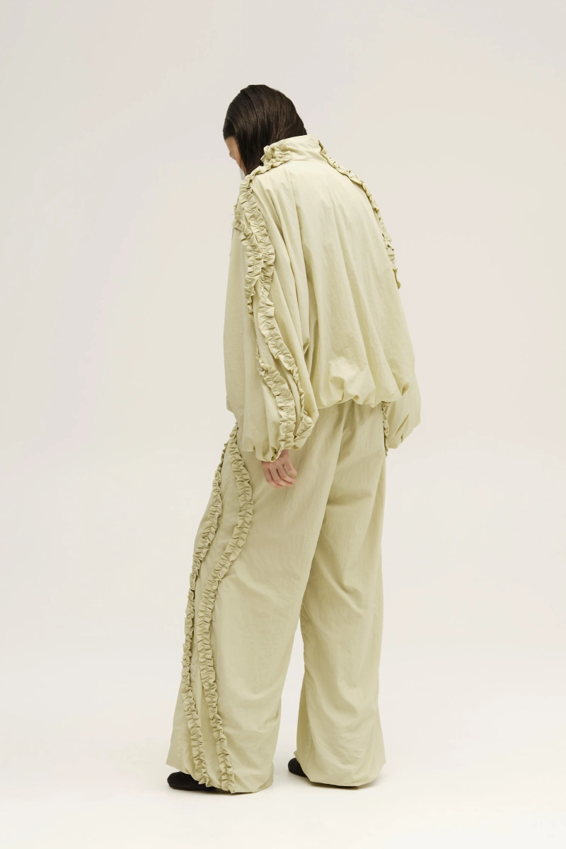 Брюки с поплывшими лампасами UNKE, цвет: зеленый, 2602T001N_G купить онлайн