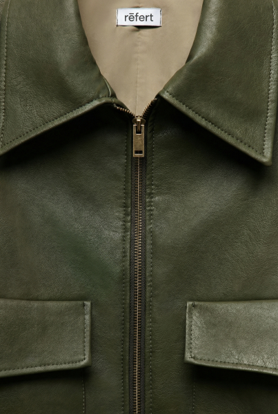 Куртка укороченная из экокожи с накладными карманами REFERT, цвет: хаки, 02-3682/1-2511 купить онлайн
