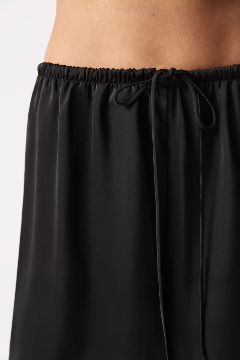 Шорты из сатина Charmstore, цвет: Черный, 115-60560-880 купить онлайн