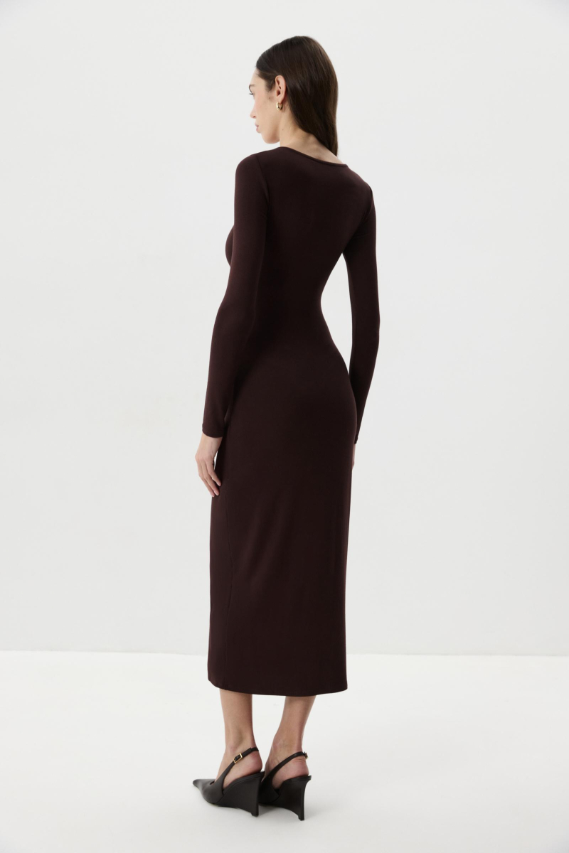 Платье миди с декоративным элементом Charmstore, цвет: коричневый, 207-50565-551 купить онлайн