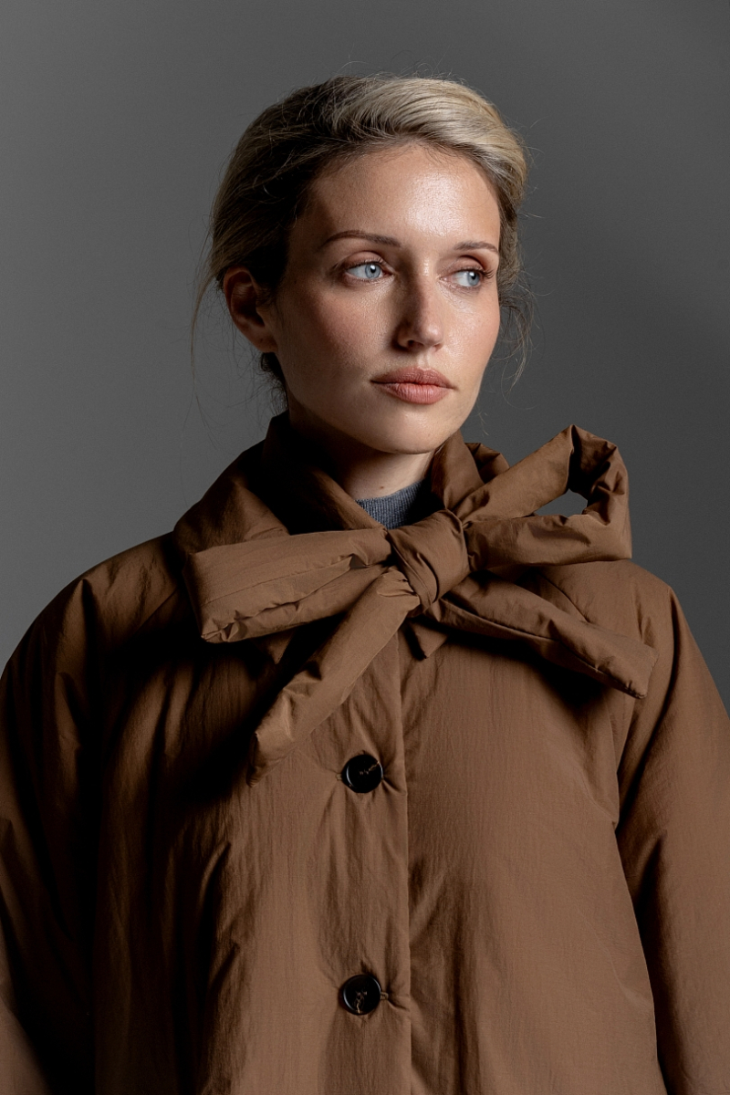 Тренч утепленный макси длины Ricoco, цвет: бежевый, 7048/1 купить онлайн