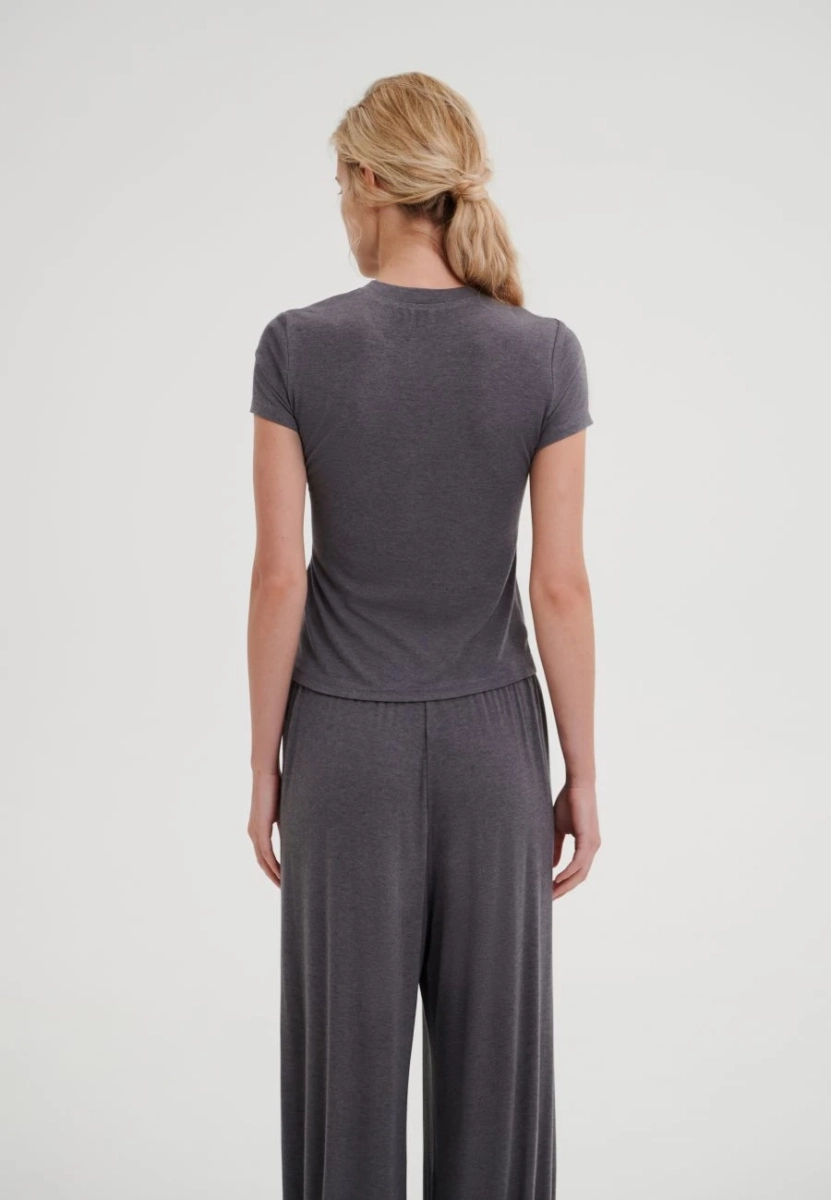 Футболка базовая CHUBA, цвет: серый,  купить онлайн