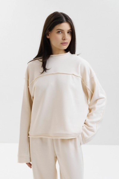 Свитшот с вывернутыми швами