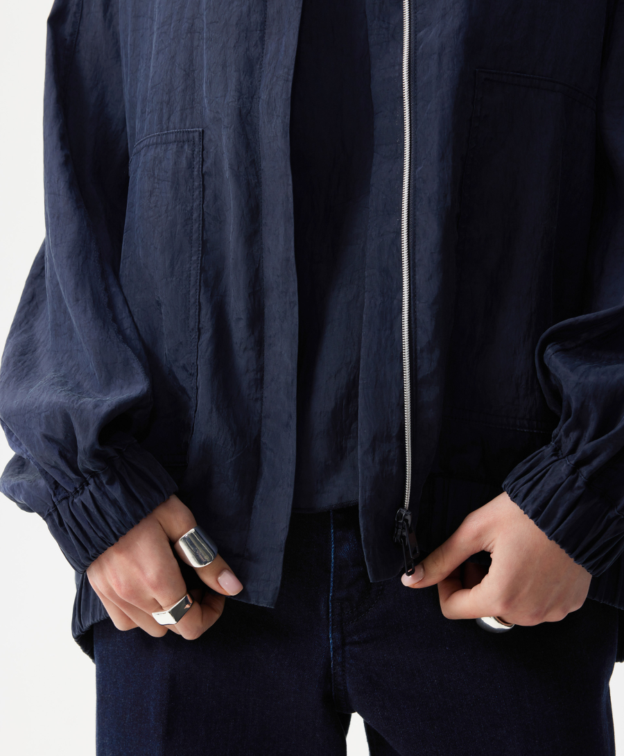 Бомбер оверсайз GLVR, цвет: Черный, 126G23GAC2003 купить онлайн