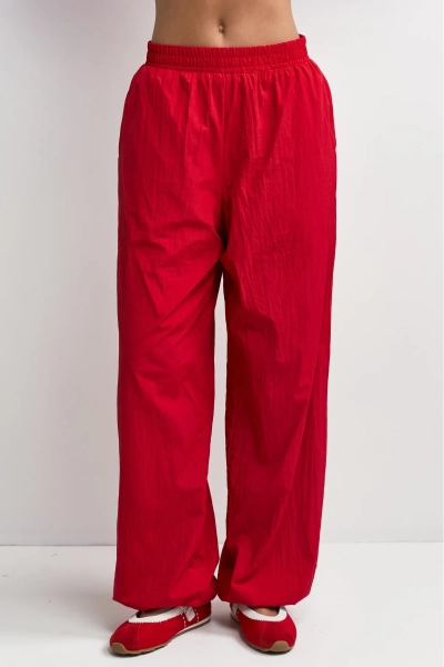 Брюки из плащевки Erist store, цвет: красный, НФ-00003399 купить онлайн