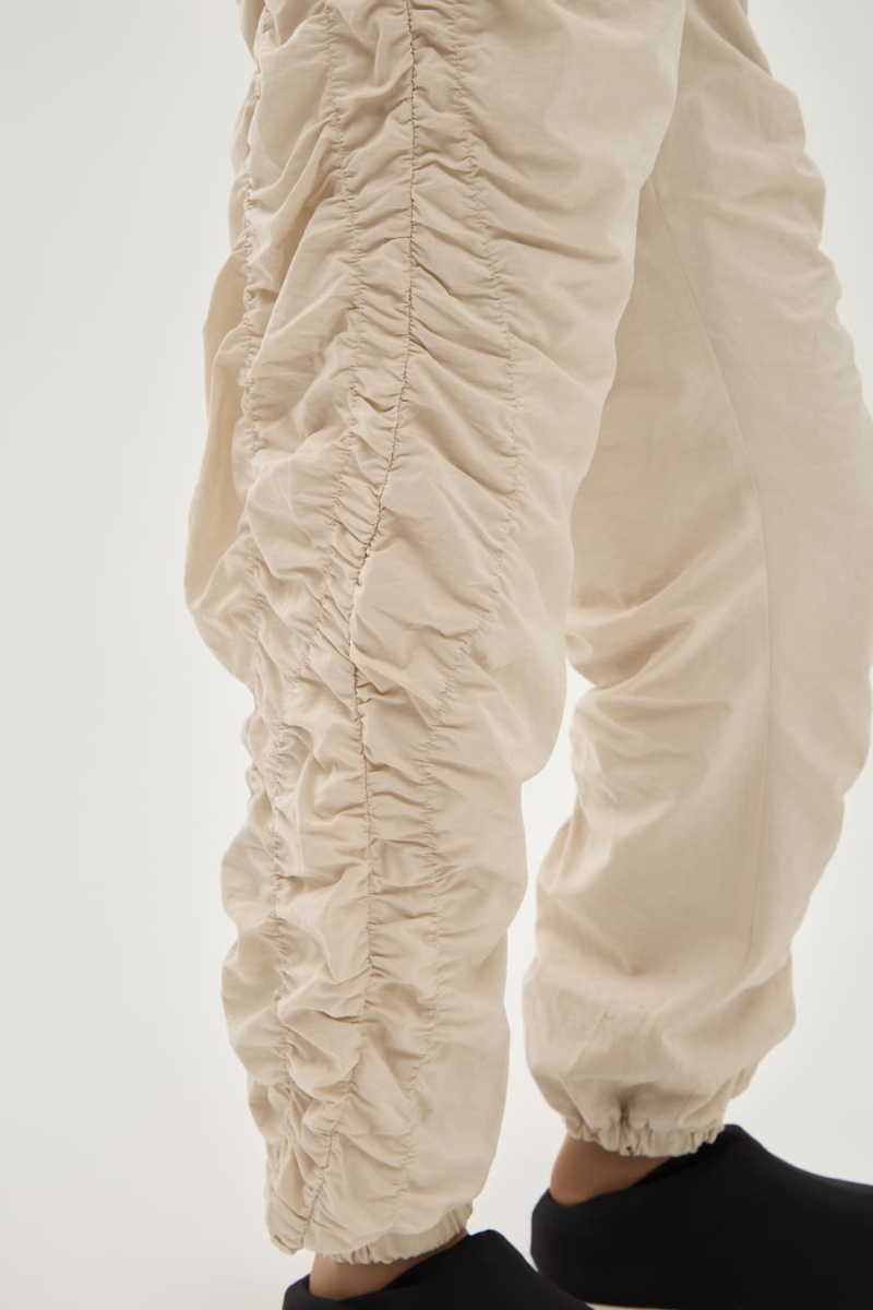 Брюки ренессансные жемчужные UNKE, цвет: бежевый, 2601TR004T_BE купить онлайн