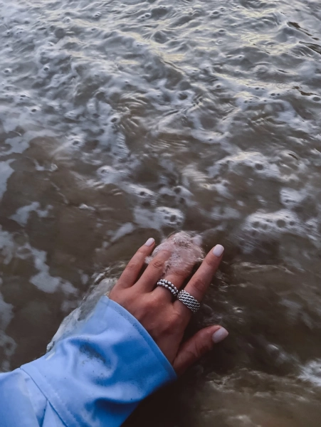 Серебряное объемное кольцо «Зацепила» SBLESKOM, цвет: Серебряный, 11661 купить онлайн