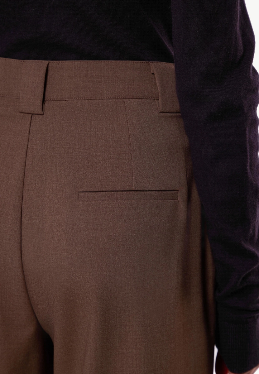 Женские брюки с защипами MUTED, цвет: коричневый, 905310.WPNT0017_Brown купить онлайн