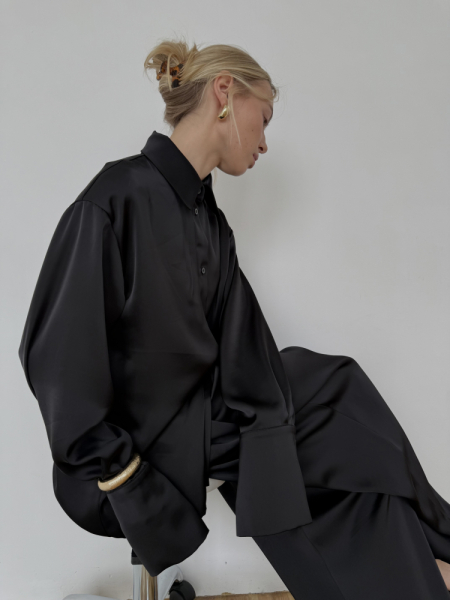 Блуза с манжетами