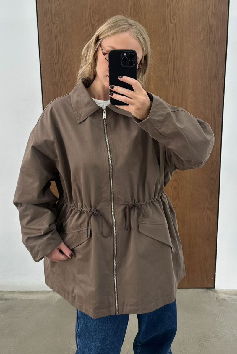 Парка на кулисе (коричневая)